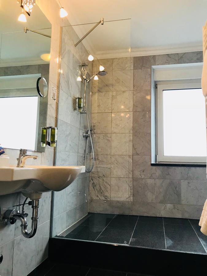 פורצהיים Kleines Hotel מראה חיצוני תמונה